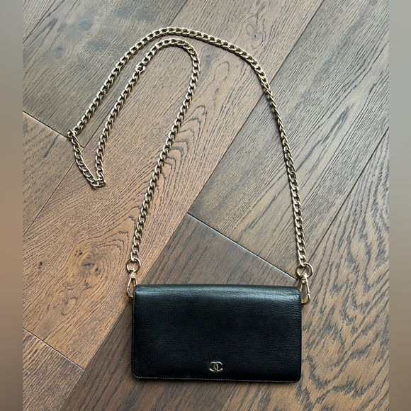 Authentic Chanel wallet on a chain - Picture 6 of 10